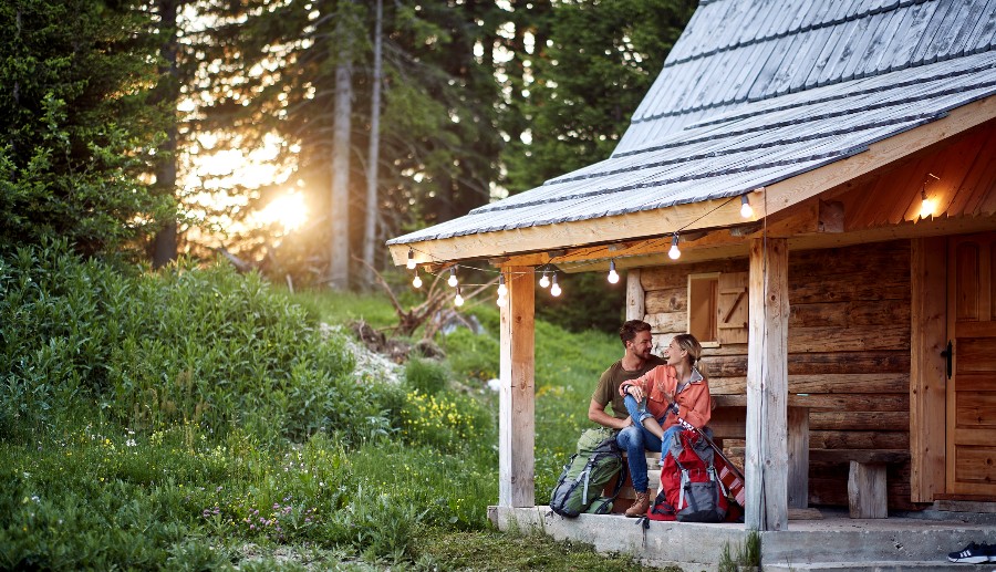 Pareja en una cabaña sur de Chile